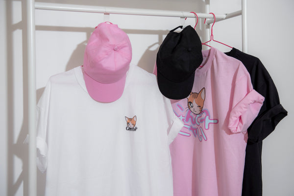 Kawaii cat print T-shirt  Colore Rosa "Nyantekoto nyai" 90s anime style + Logo - GIAPPOP 